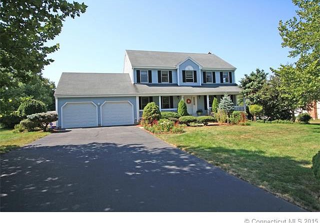 1st image of 26 Farmbrook Ln