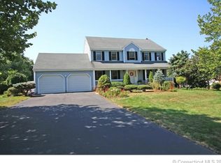 26 Farmbrook Ln, South Windsor, CT 06074