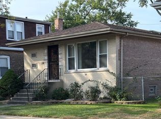 8240 S Woodlawn Ave, Chicago, IL 60619