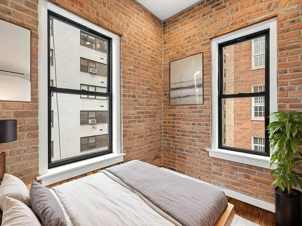 140 East 17th Street image 3 of 14