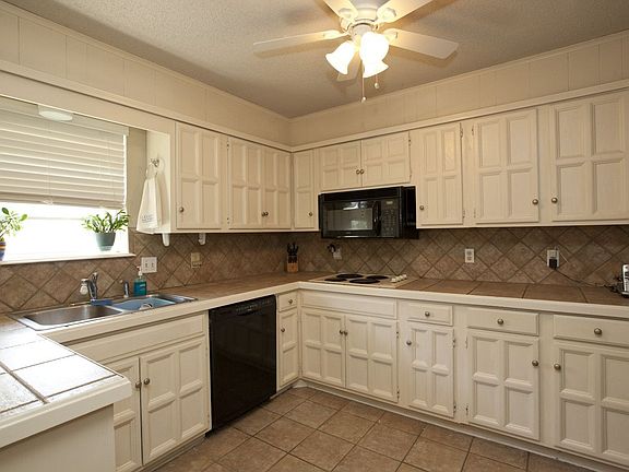 5th image of 2511 S 96th Ave E