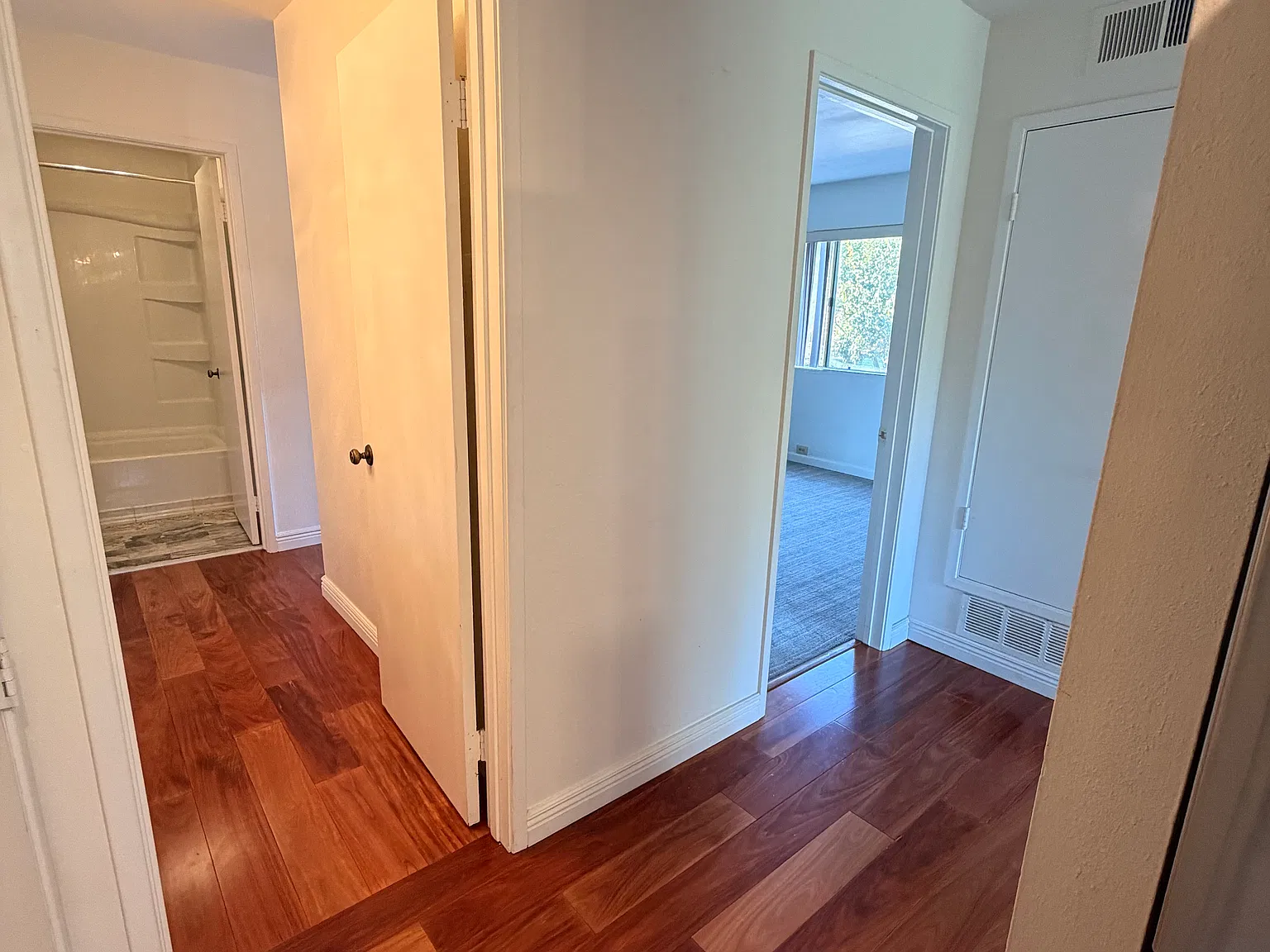 1 bed, 701 sqft, $1,495 — Photo 2