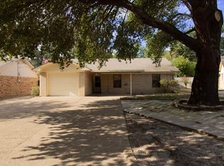 716 Southwood Dr, Athens, TX 75751
