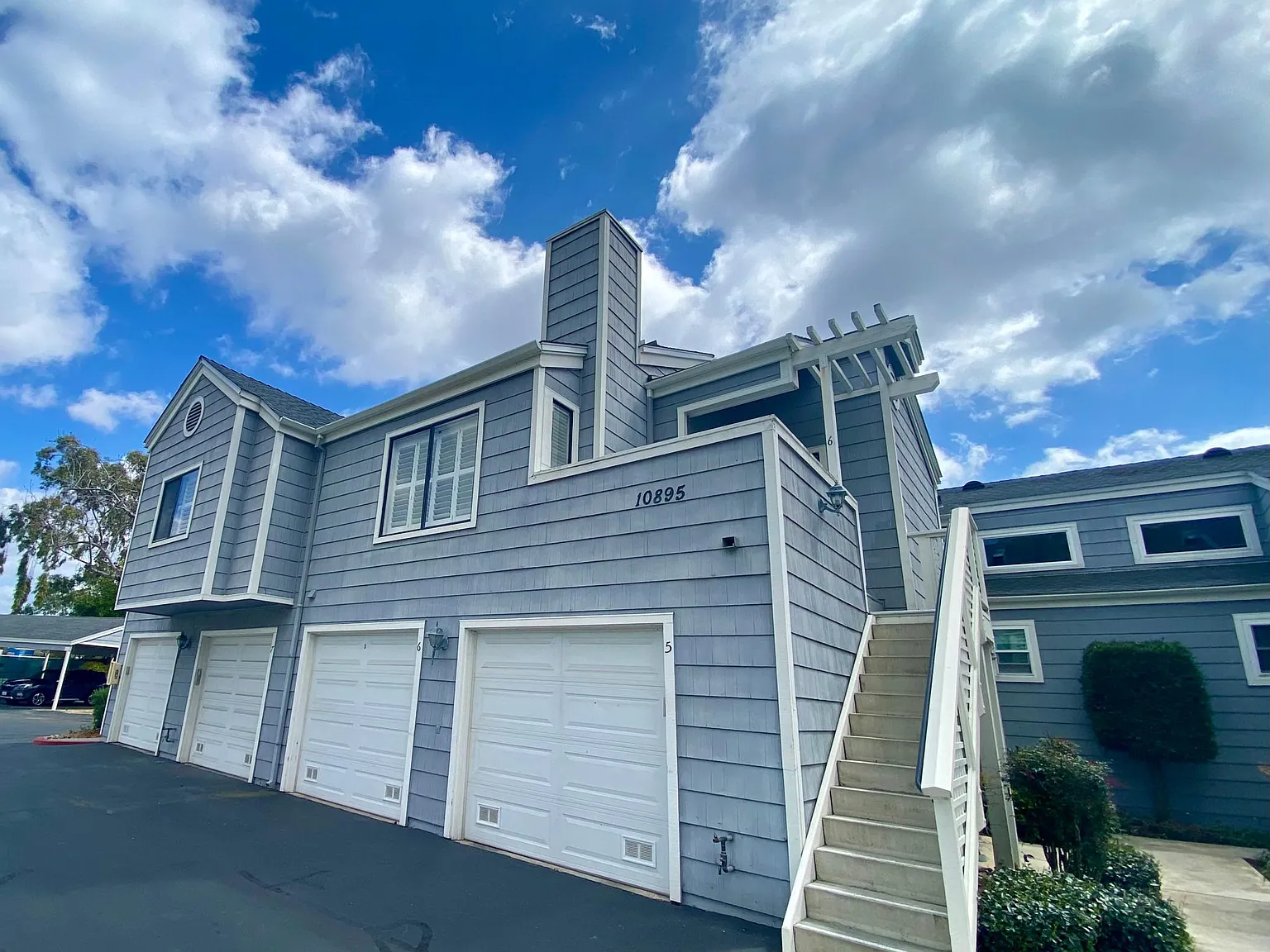 2 bed, 985 sqft, $3,295 — Photo 3