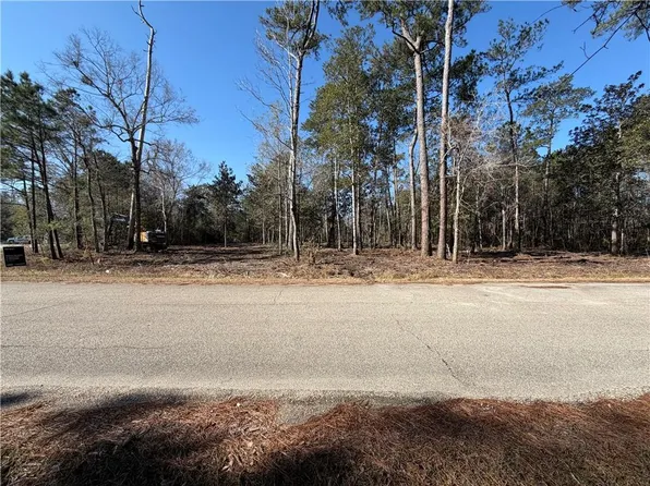 Yorktown Dr, Slidell, LA 70461