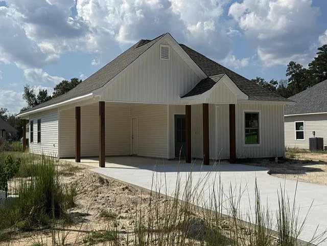 3 bed, 1350 sqft, $1,650 — Photo 2