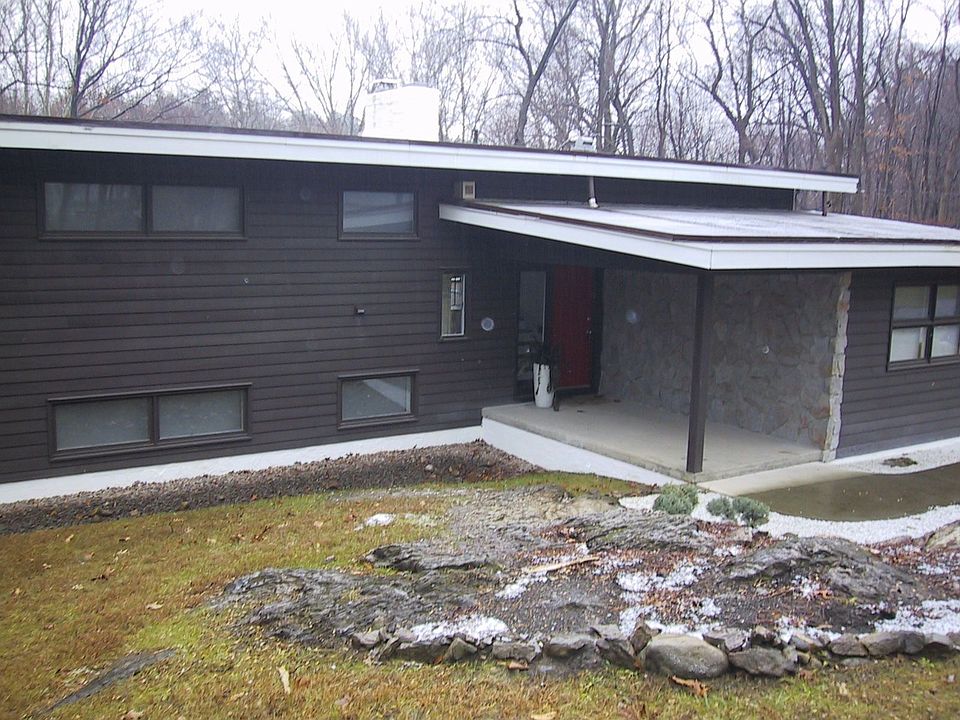 Contemporary Rent w/Option