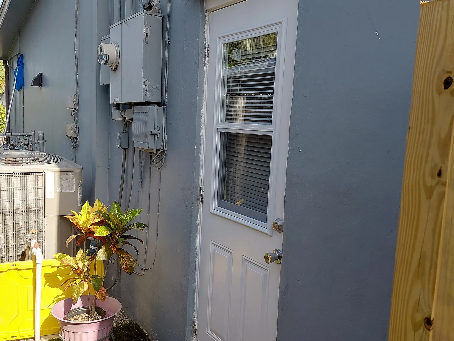 Studio, 400 sqft, $950 — Photo 3