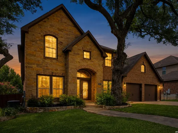 8810 WOODLAND BND, San Antonio, TX 78255