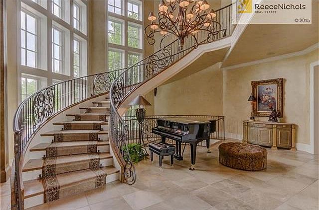 11401 Meadow Ln, Leawood, KS 66211 | Zillow