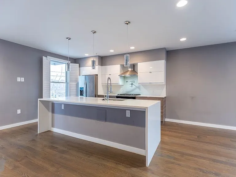 1330 Montello Ave NE #1 — Photo 1