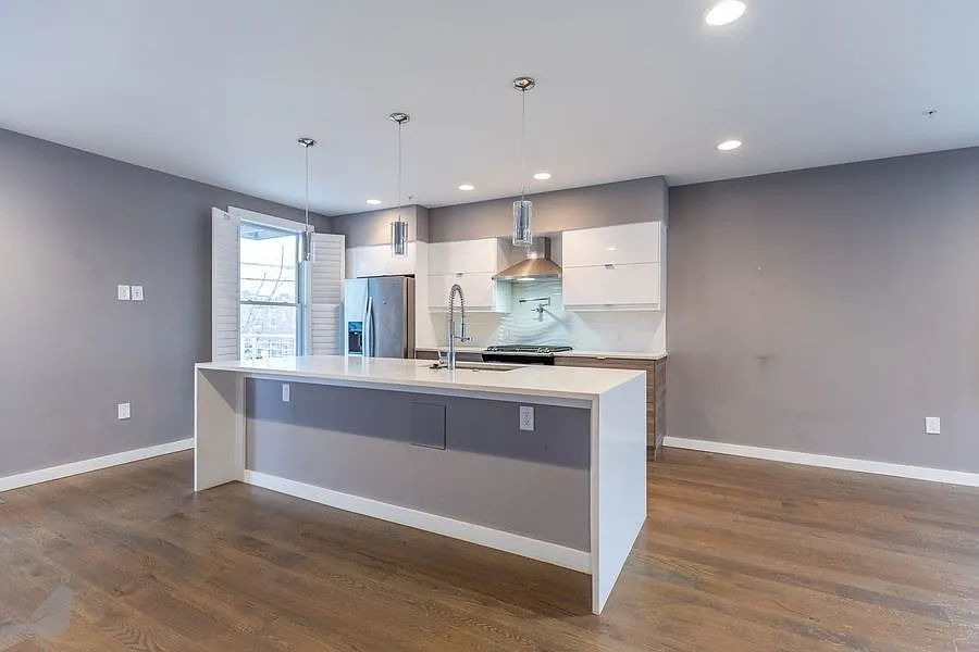 1330 Montello Ave NE #1