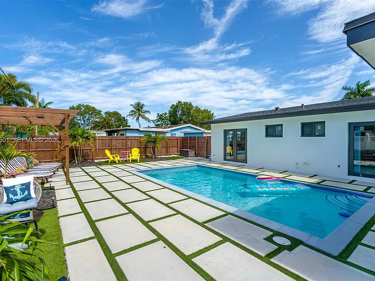 3609 SW 23rd St — Photo 7