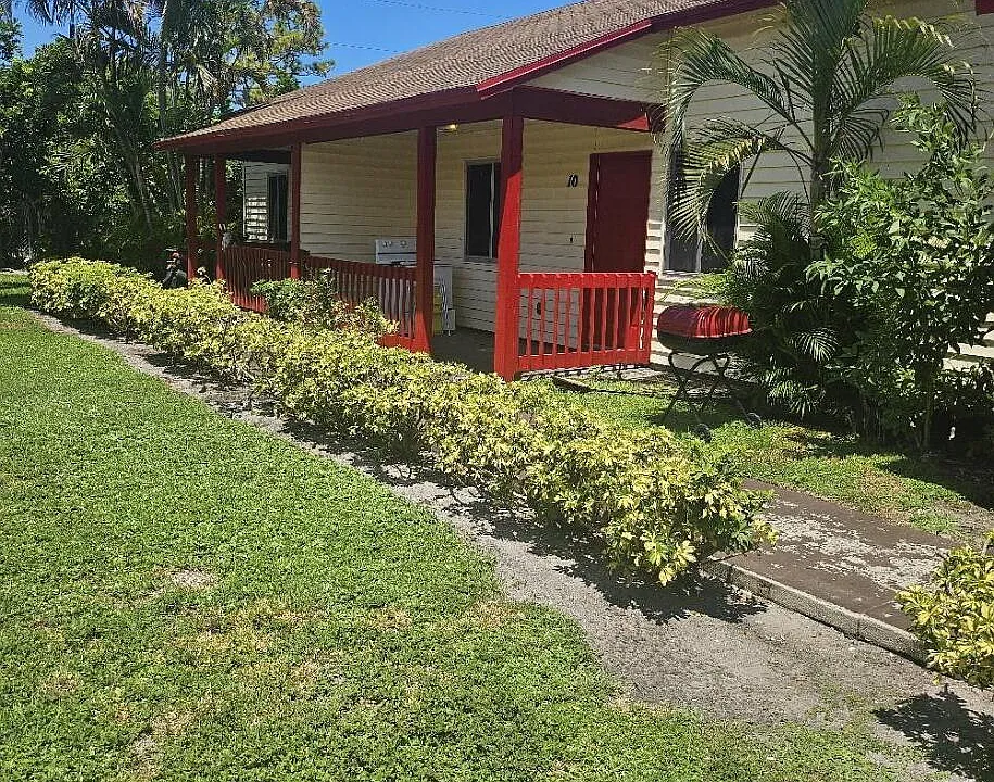 1305 Rosewood Villa Ln #4