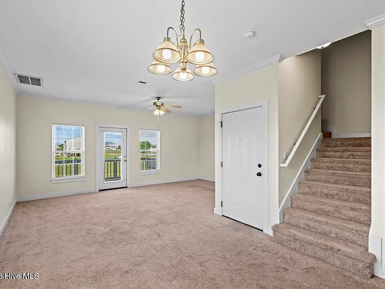220 Twin Oaks Dr #A — Photo 8