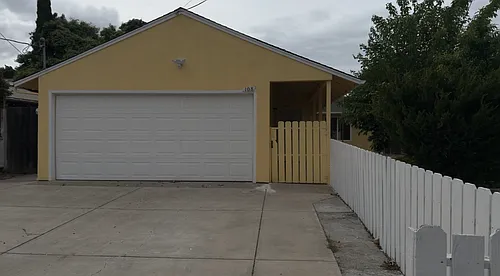108 Andrew Ave Photo 1
