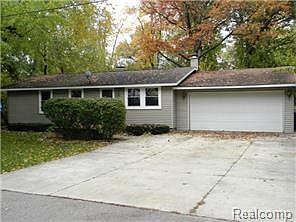 1st image of 4865 Lake Grove Dr