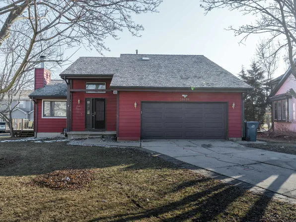 34439 N Saddle Ln, Gurnee, IL 60031