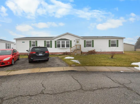 2330 Charter Oak Ct, Newport, MI 48166