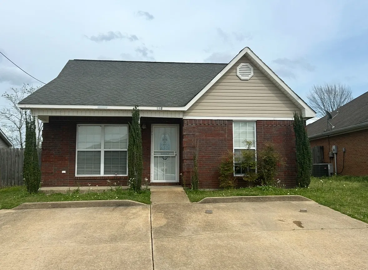 2 bed, 1081 sqft, $1,300 — Photo 1