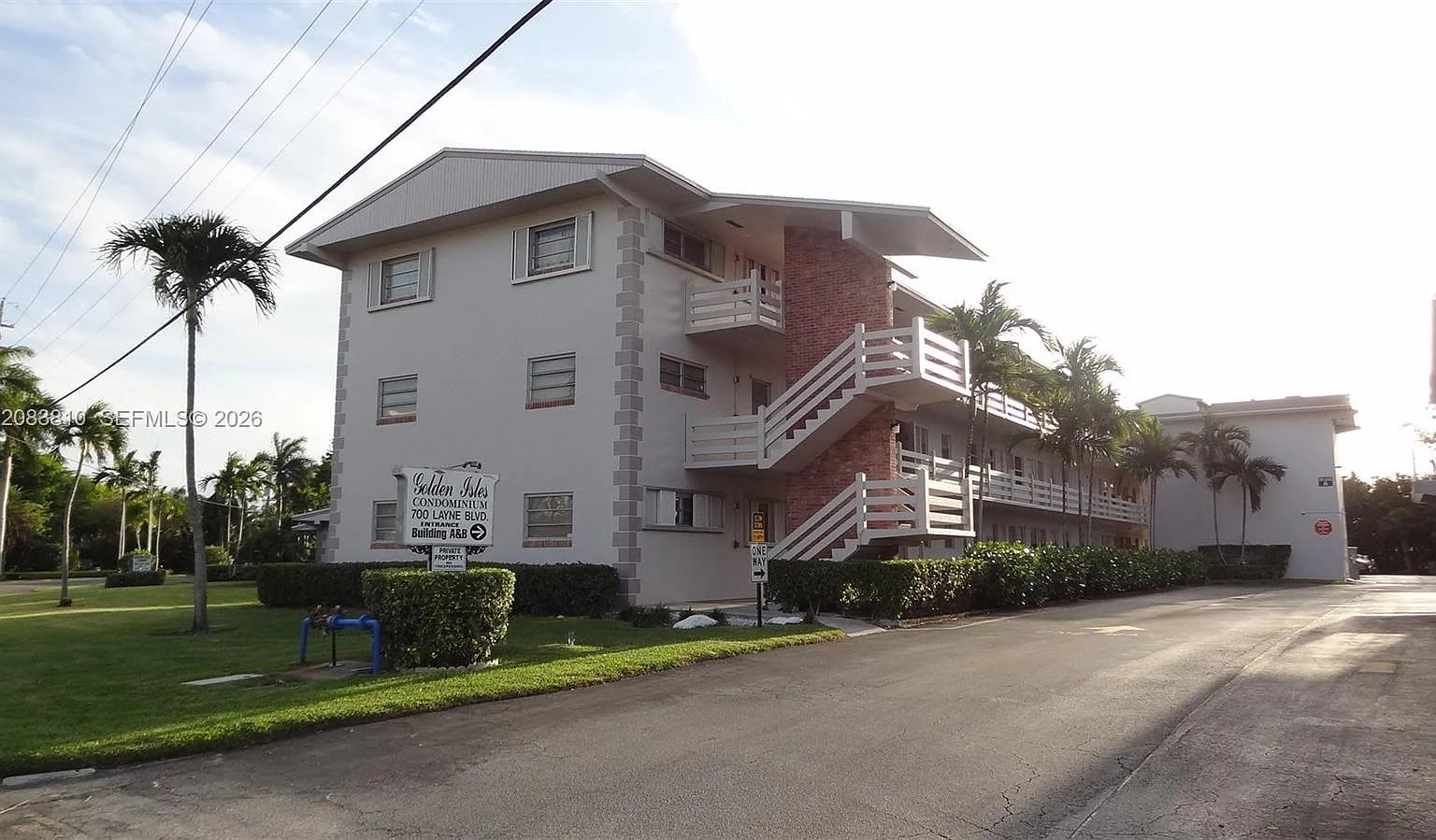 Golden Isles Condo Apts — Photo 1