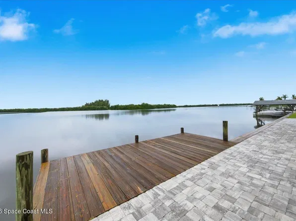 415 Island Dr, Merritt Island, FL 32952