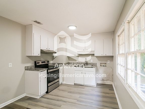 848232_005_kitchen_6.jpg