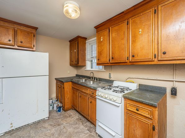 charleston-south-carolina-440949264 picture