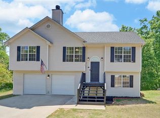 1046 Bridle Creek Dr, Flowery Branch, GA 30542