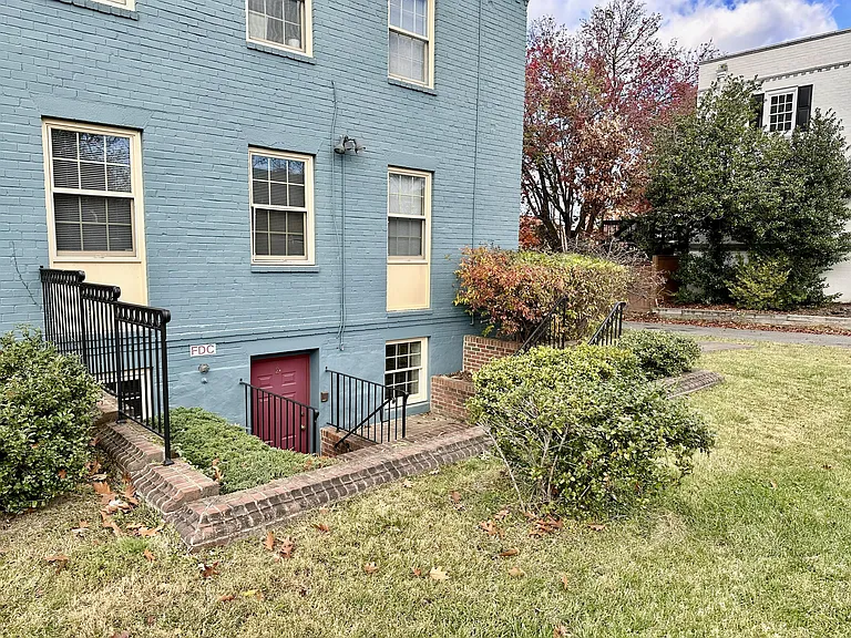 907 Church St — Photo 17