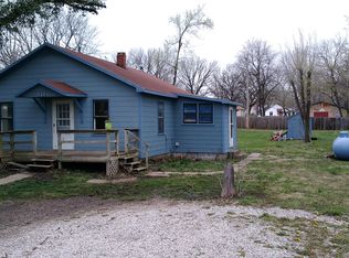 206 E James St, Mayetta, KS 66509