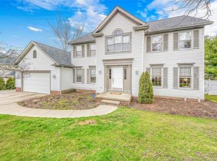 309 Lake Of The Woods Blvd, Akron, OH 44333