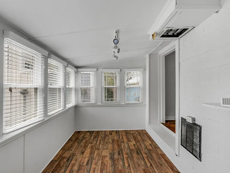 1001 Greenleaf Ave #2 — Photo 19