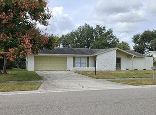 1908 Lakeview Dr, Brandon, FL 33511