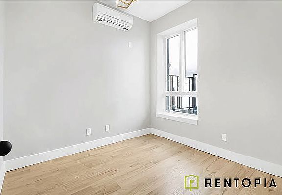 4th image of 725 Metropolitan Ave #2H