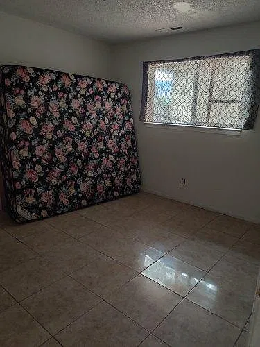 2 bed, 880 sqft, $1,650 — Photo 2