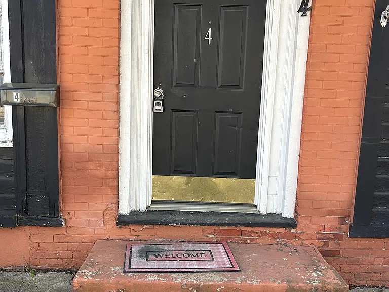 98 Hanover St #4 — Photo 8