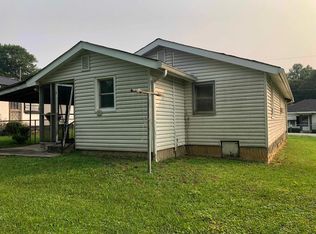 241 Spring St, Lavonia, GA 30553