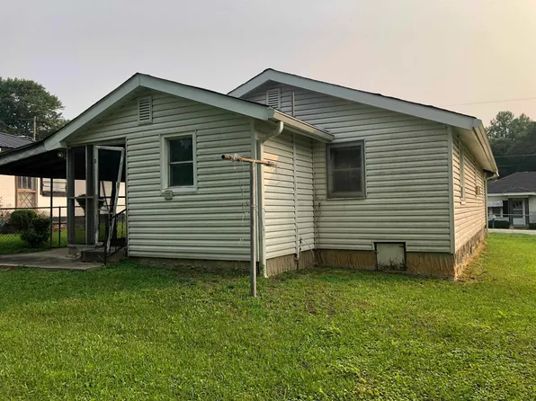 241 Spring St, Lavonia, GA 30553
