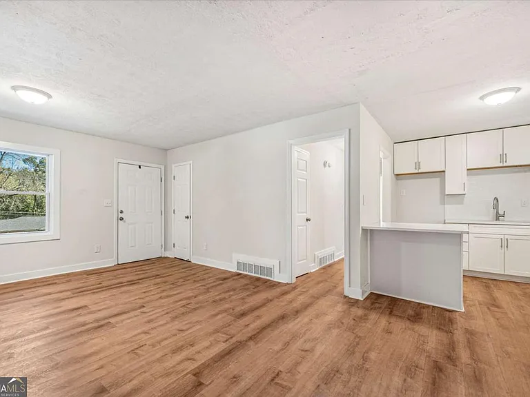 2905 Gresham Rd SE — Photo 13