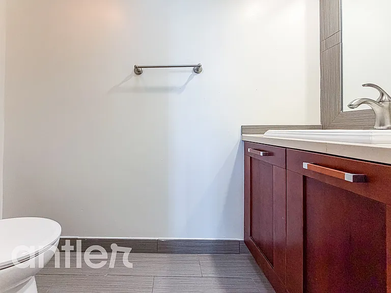 1241 S Sherbourne Dr #GPH5 — Photo 17