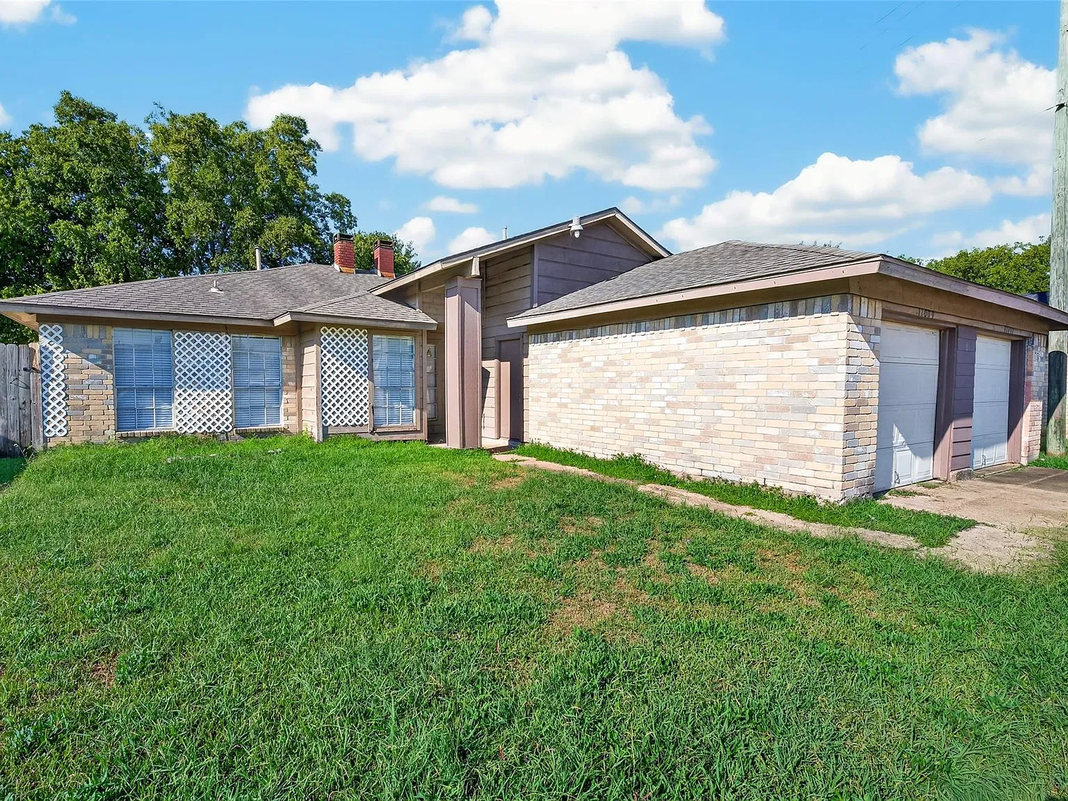 2 bed, 1.0 bath, 938 sqft, $1,100 — Photo 1