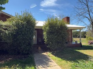 1582 Dutch Cove Rd, Canton, NC 28716