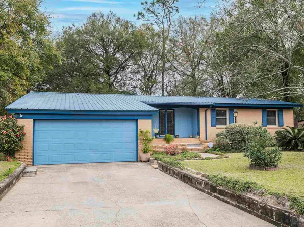 3850 Summer Dr, Pensacola, FL 32504