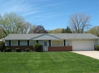 6168 Lake Rd, Mentor, OH 44060