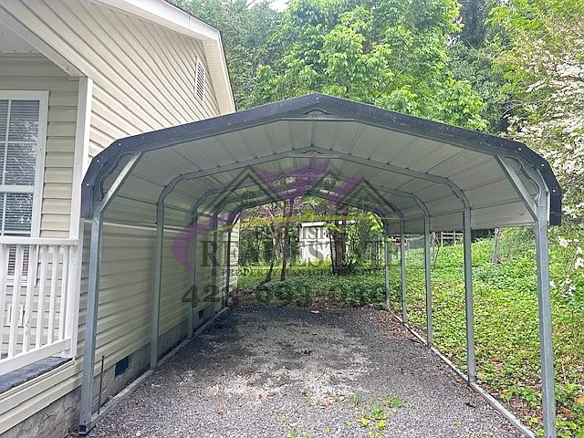 3BD/1BA House with Carport — Photo 2