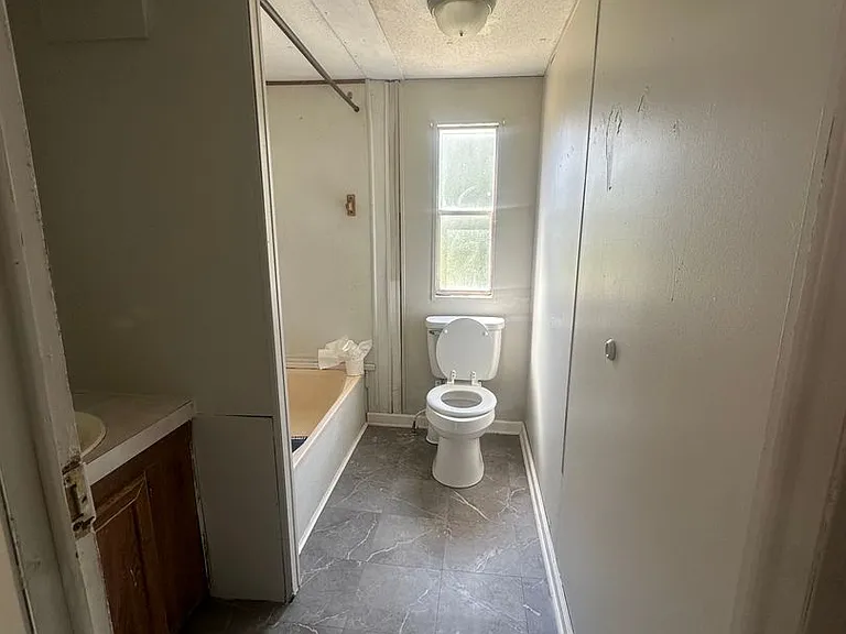 203 Wadley Dr — Photo 9