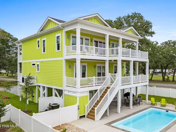 96 SE 66th Street, Oak Island, NC 28465