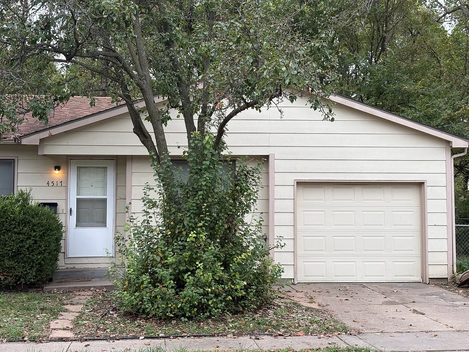 2 bed, 1580 sqft, $725 — Photo 1
