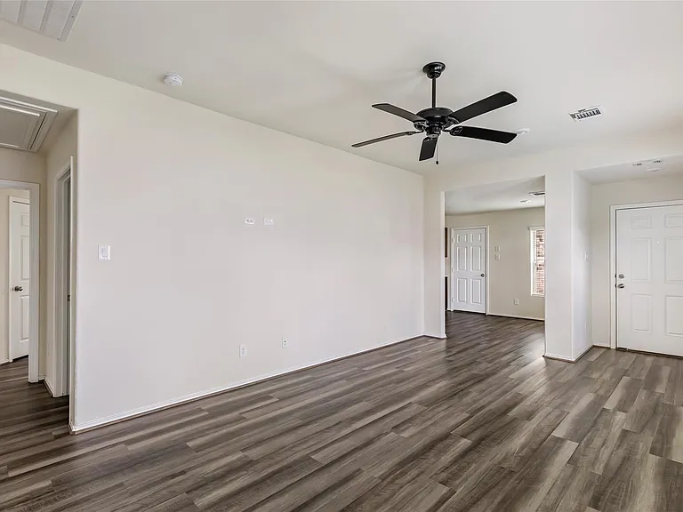 5858 Rosehill Forest Ln — Photo 3